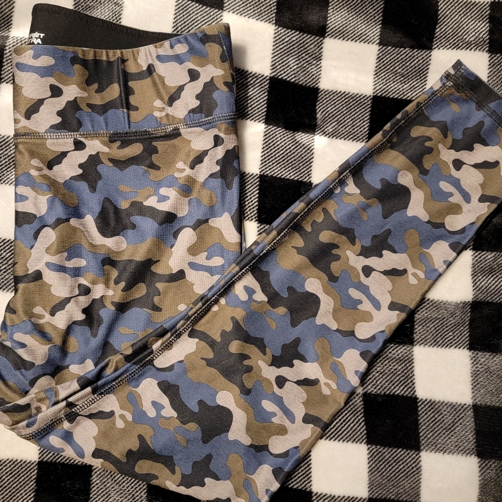 XL Camo Capri/Ankle Leggings